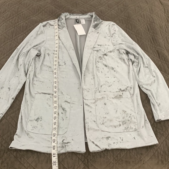 H & M Gray NWT Crushed Velvet Jacket size M - Picture 14 of 17